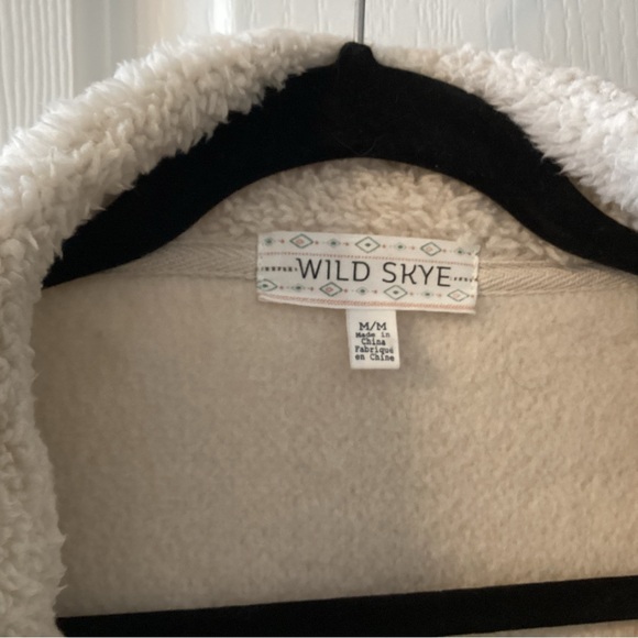 Wild Skye Half Zip. Size medium. -2 - Picture 3 of 6